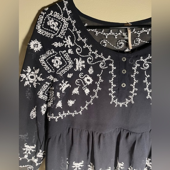 NWT Gorgeous Free People Sheer Black Babydoll Shirt with White Embroidery XS - Picture 3 of 7